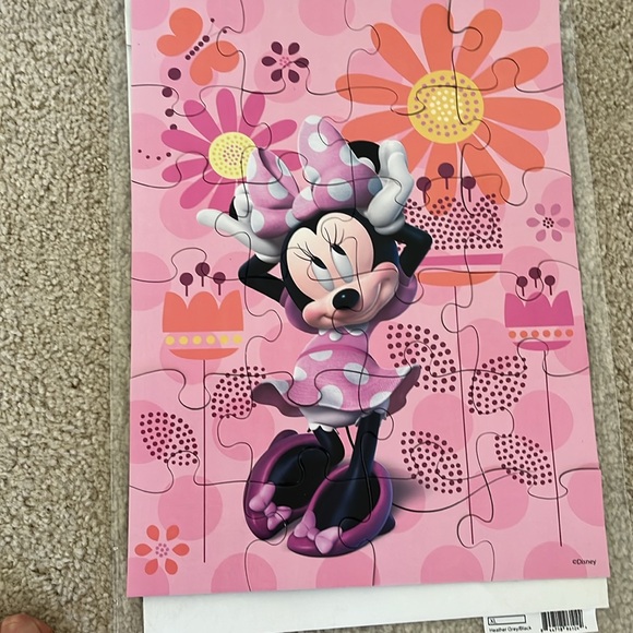 4 Disney Puzzle sets Minnie + Bonus Minnie Ears Party decorations! - Picture 6 of 12